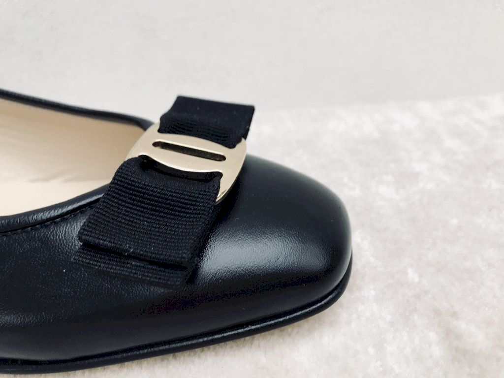 ALIA black ALIA black