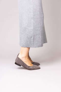 Ballerine à talon 1 cm en cuir de veau pressé taupe marron Maison Via Roma