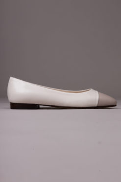 Ballerine à talon en cuir de veau beige blanc Maison Via Roma